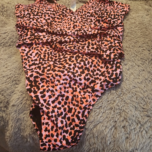 Fabletics one piece - Picture 4 of 4